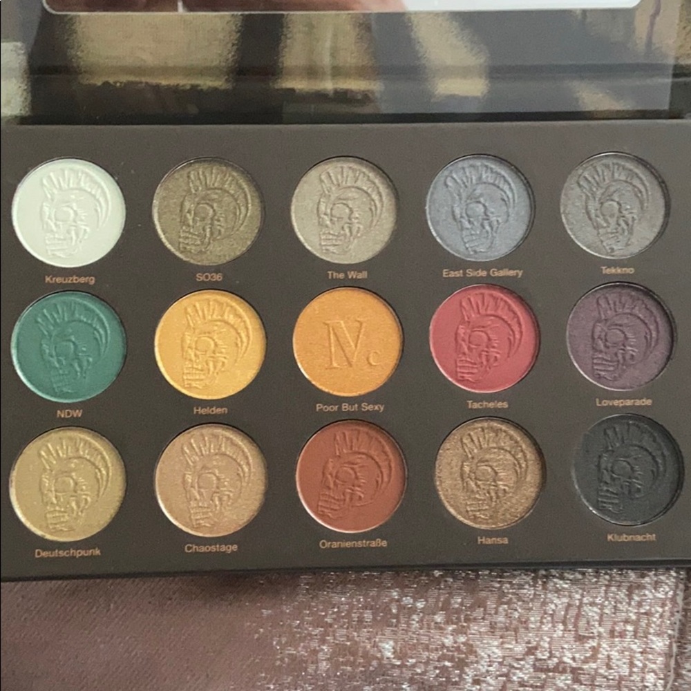 Nomad x Berlin Untergrund Eyeshadow Palette